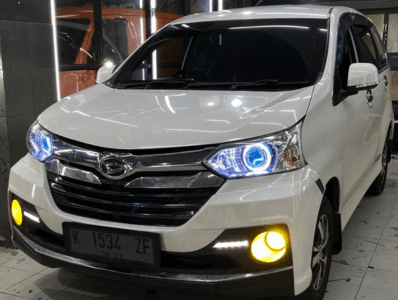 DAIHATSU XENIA